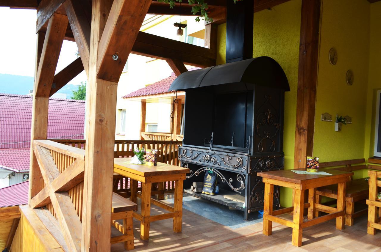 Golden Palace Dubove Exterior foto